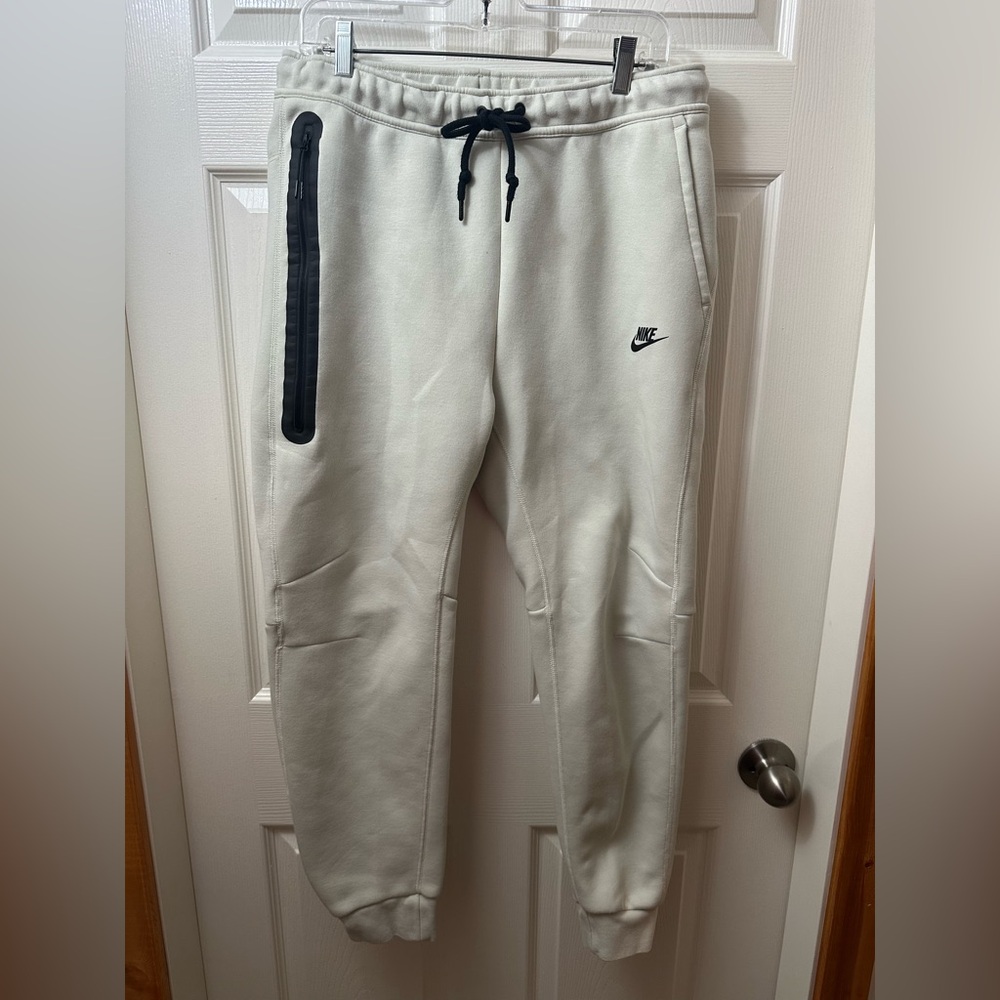 MEN'S NIKE SPORTSWEAR TECH FLEECE JOGGERS LARGE